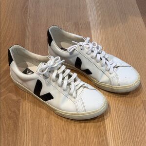 Veja women’s White and Black Sneakers